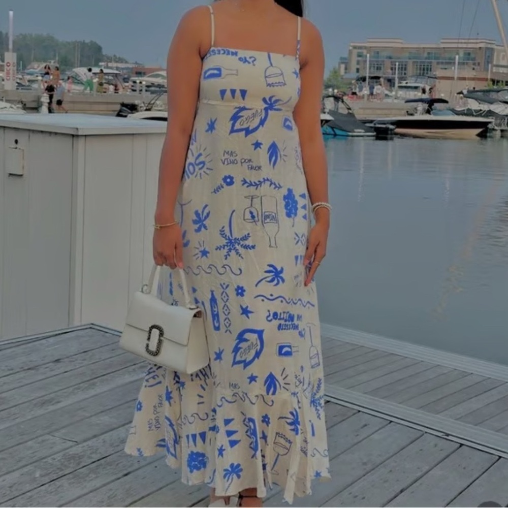 Elegant Blue and White Graphic Maxi Dress